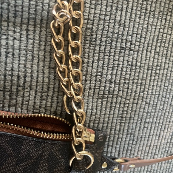 Michael Kors cross body hand bag/wristlet Authentic - Picture 7 of 11